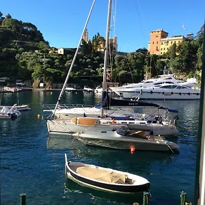 Pieds Dans L'eau A By Portofinovacanze Portofino